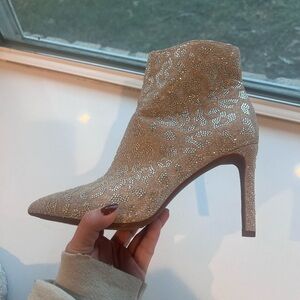 Elegant Gianni Bini sparkly Ankle Boots
